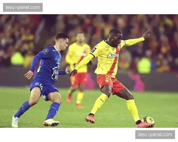 里尔1-0小胜朗斯,延续法甲本赛季最低失球纪录,稳固防守体系成基石 里尔1-0小胜朗斯,延续法甲本赛季最低失球纪录,稳固防守体系成基石